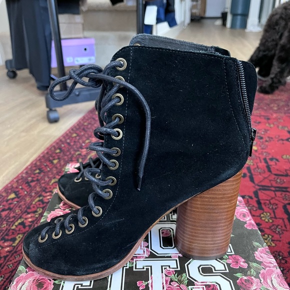 FREELOVE Black Washed Suede - 8.5W - Picture 5 of 8